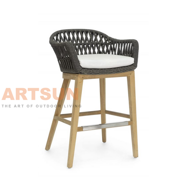 كرسي بار من خشب الساج في الهواء الطلق مع مسند ذراع منسوج يدويًا