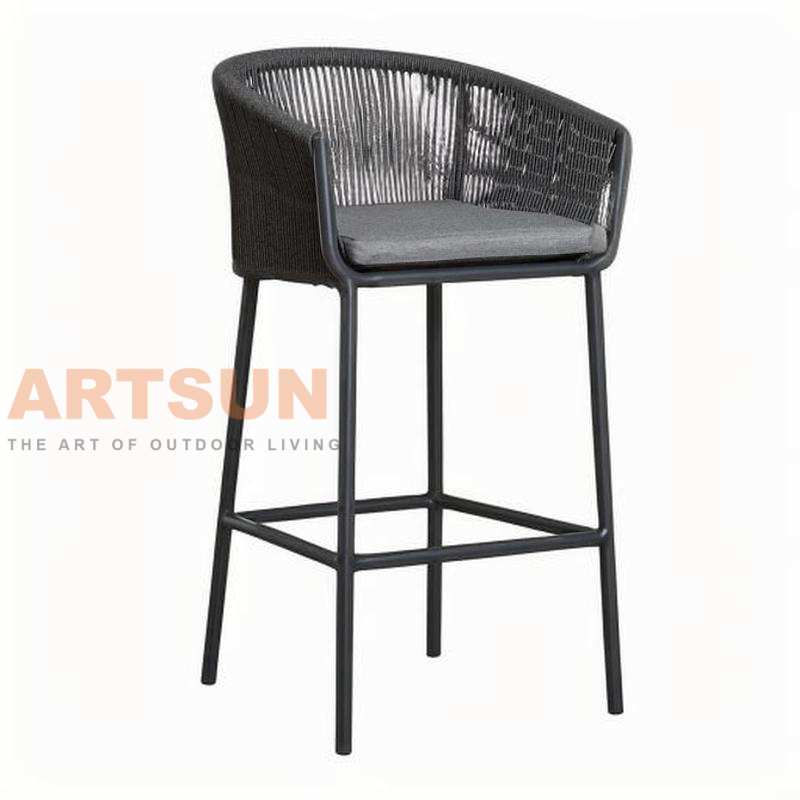 كرسي بار فاخر للاستخدام الخارجي بحبل منسوج يدويًا ومقعد مريح