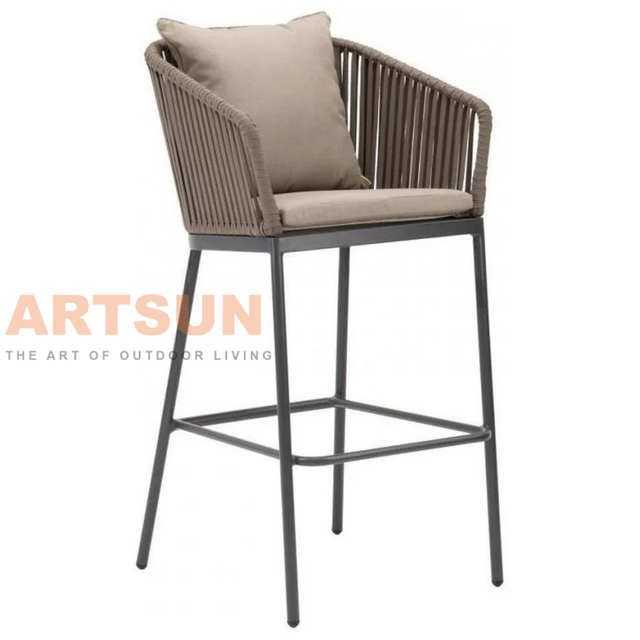 كرسي متين للاستخدام الخارجي من الحبال مع إطار مقاوم للطقس